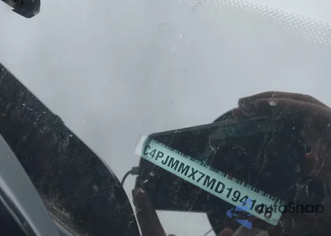 2021 Jeep Cherokee Latitude Lux 4X4 from USA, damaged, VIN 1C4PJMMX7MD194146